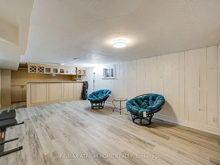 8 Patrick Blvd — Photo 29