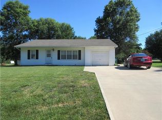 209 E South St, Peculiar, MO 64078