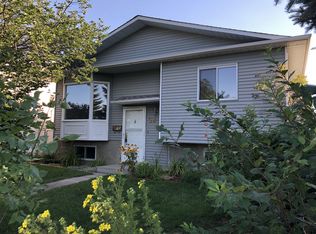 28 Bedwood Cres NE, Calgary, AB T3K 2G9