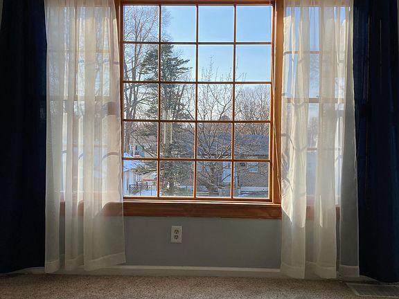 5th image of 1828 Brookline Ave