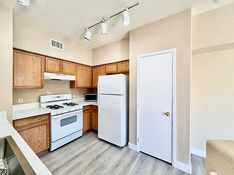 9303 Gilcrease Ave #1181 — Photo 7