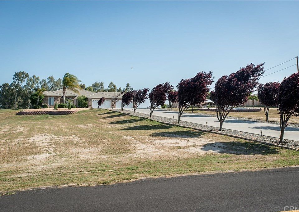 2nd image of 36767 Verde Ave