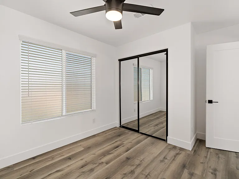 2729 Frankel St #1/2 — Photo 24