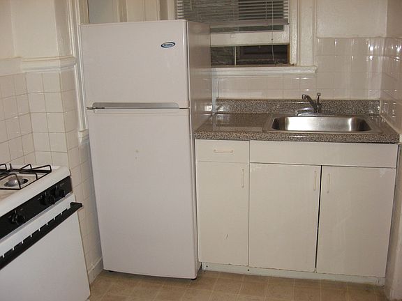 2nd image of 625 Bush St APT 119