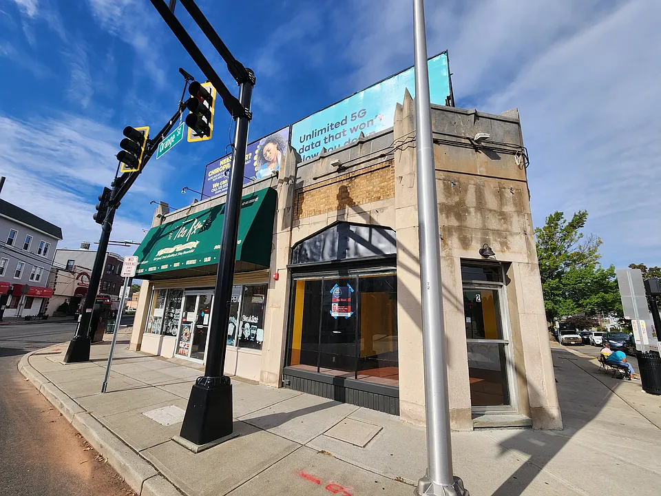 Building Photo 3