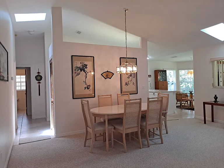 806 E 8th Ave — Photo 8