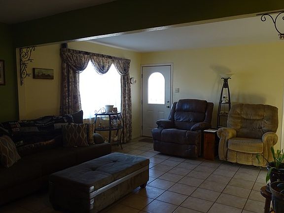 4th image of 422 E 50th St