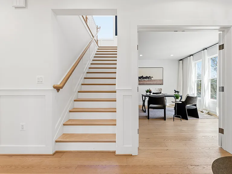 6806 Farragut Ave — Photo 36