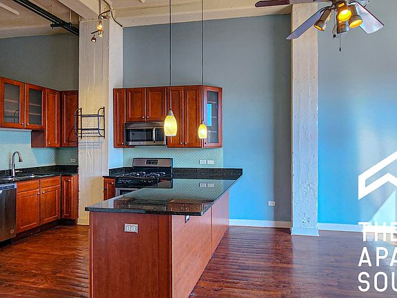 3rd image of 1791 W Howard St Unit 209