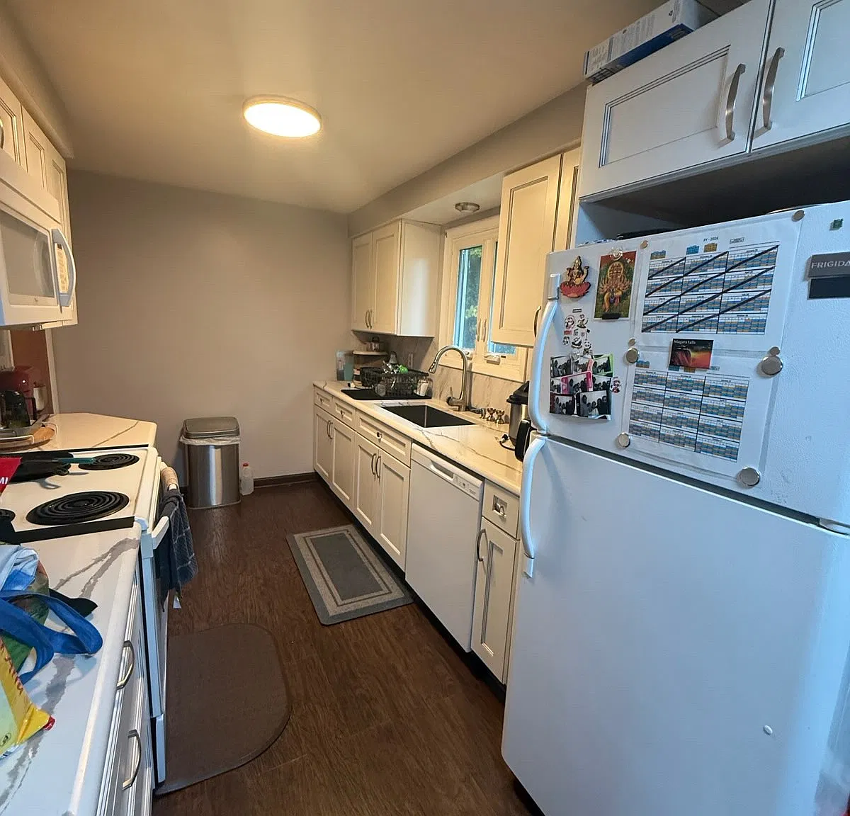 3 bed, 1050 sqft, $2,349 — Photo 4