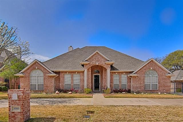 1st image of 1010 Brook Arbor Dr