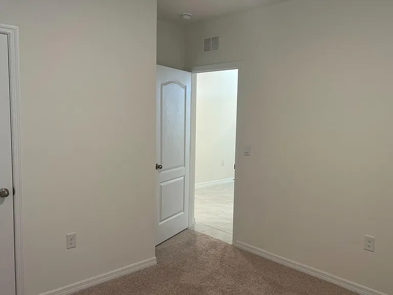 528 Boardwalk Ave — Photo 5