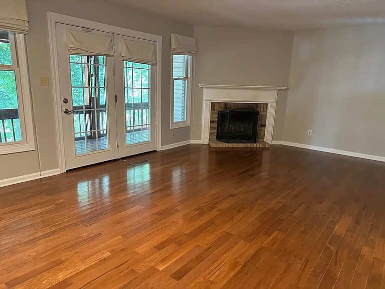 3505 Lakeside Ct — Photo 14