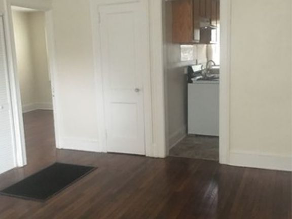 2nd image of 1705 Fontainebleau Cres APT 2