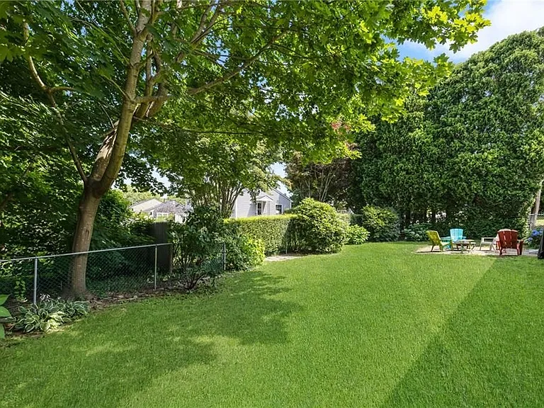 288 Green End Ave — Photo 40