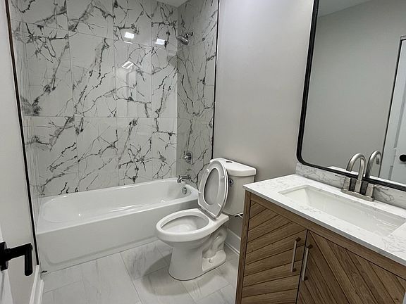2nd image of 809 Wellington Dr #1