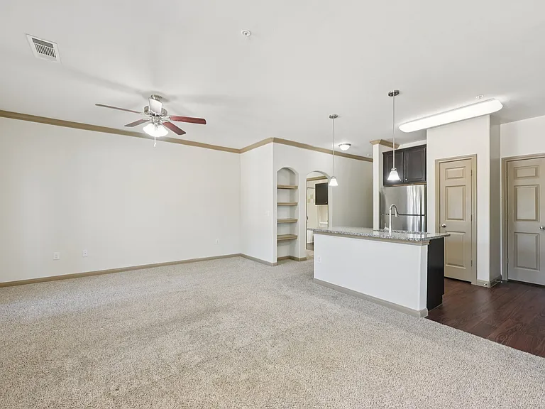 West Creek Apartments — Photo 11