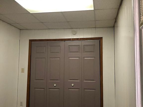 2nd image of 4832 Magoun Ave APT 1