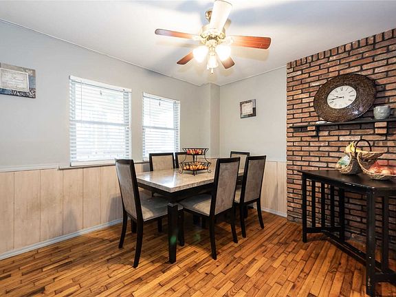3rd image of 32 Chapel Pl