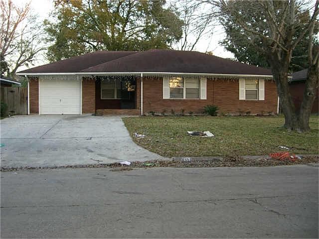 1st image of 2111 Hickory Ln