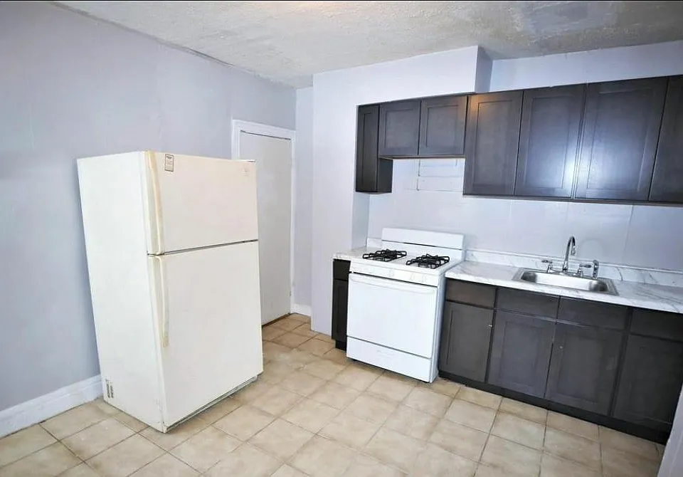 233 Hills Pl