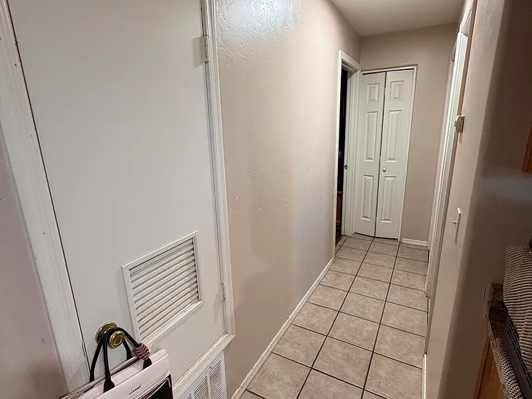 1041 S Matilda St — Photo 9