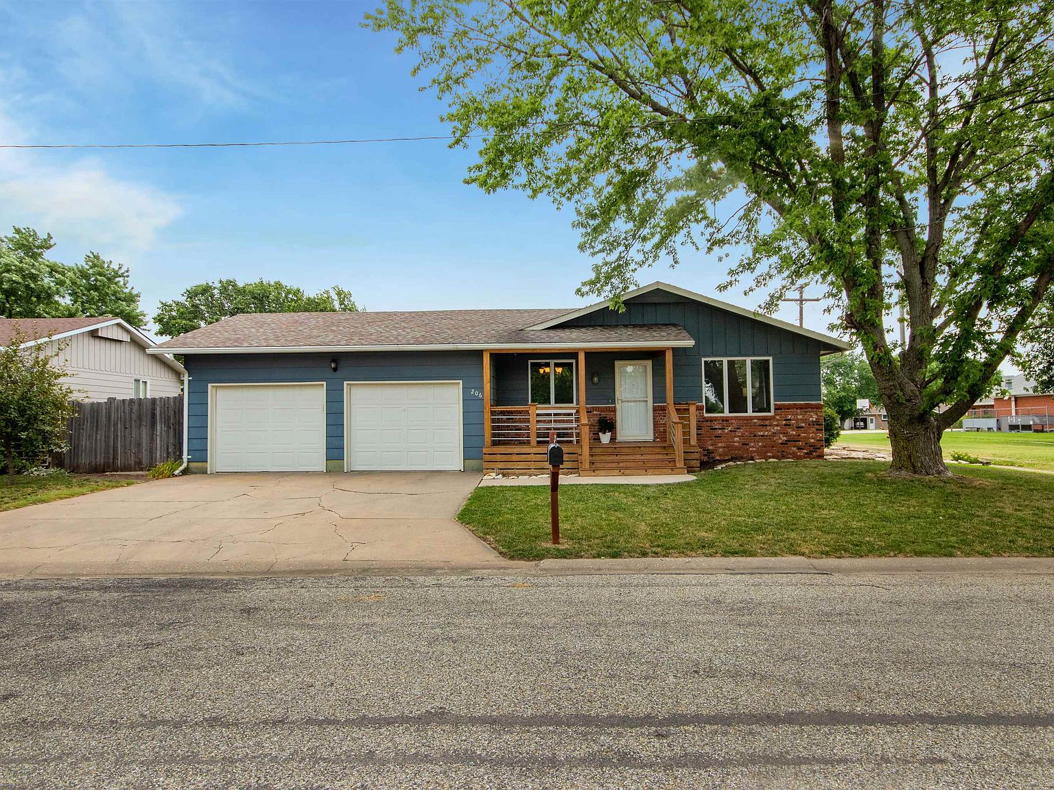 206 Floral Dr, Hillsboro, KS 67063 Zillow
