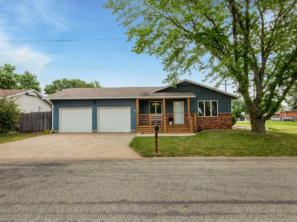 206 S Floral Dr, Hillsboro, KS 67063