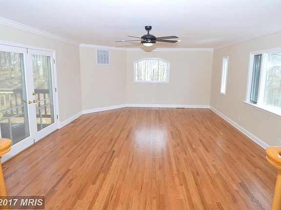 Spacious bedroom or family room
