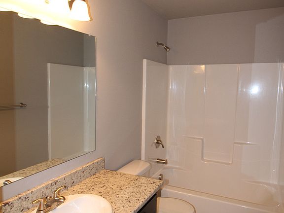 2nd image of 1520-1580 Gabriela Ct NE #102