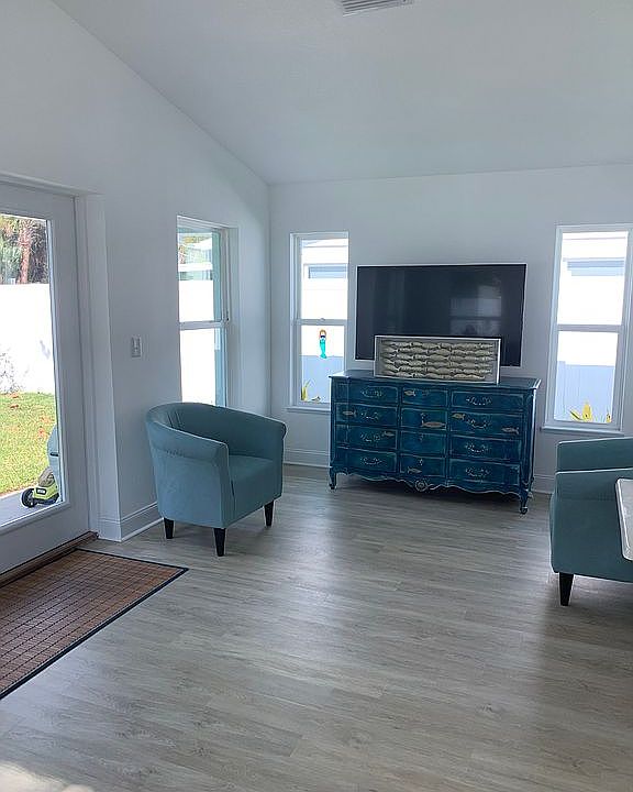 1st image of 8 Sunny Shore Dr