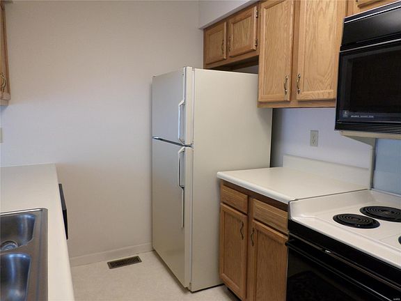 4th image of 3631 Colonia Place Dr APT B
