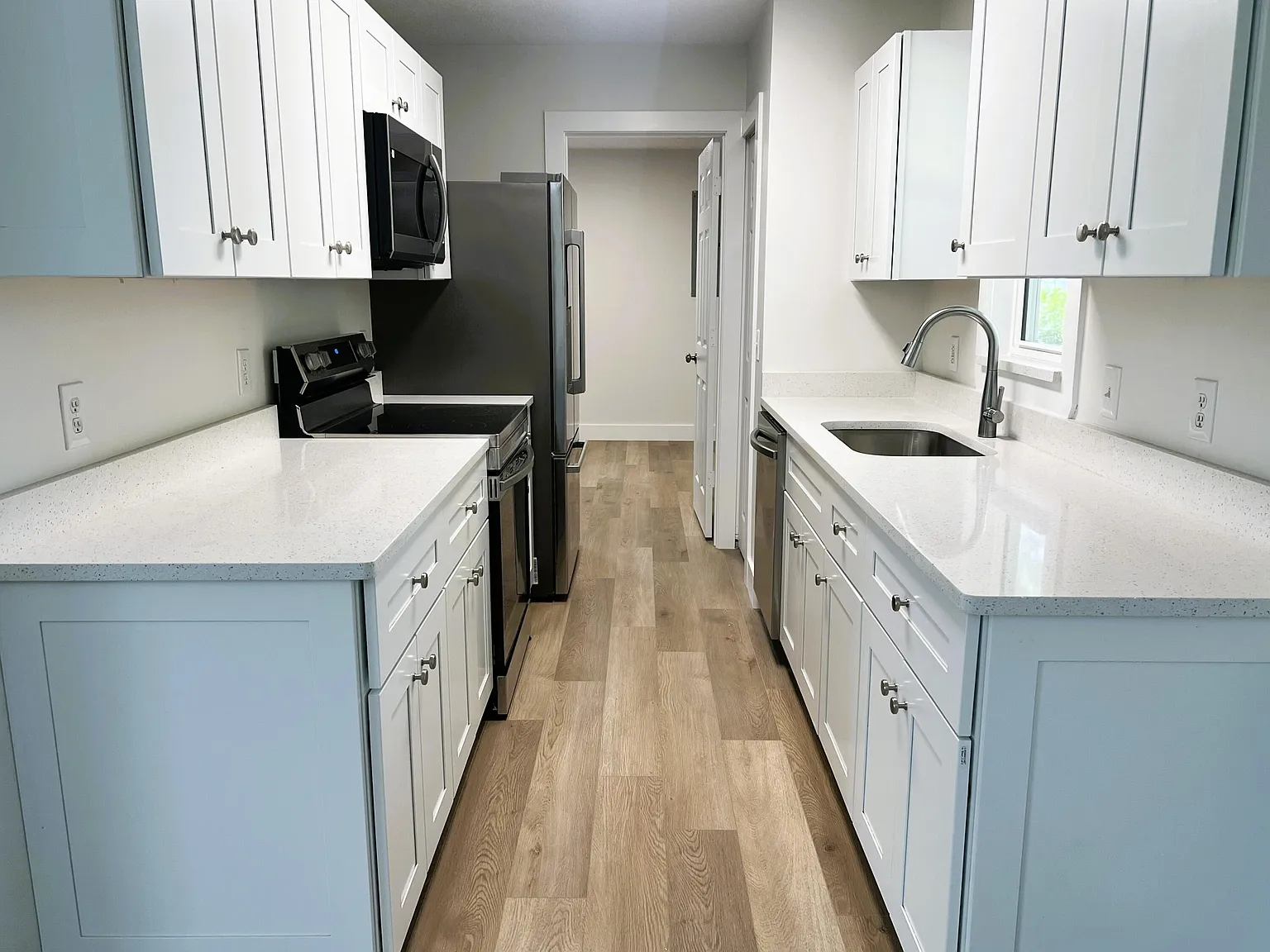 2 bed, 2.0 bath, 1008 sqft, $1,975 — Photo 4