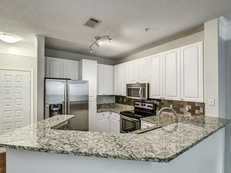 10 Perimeter Summit Blvd NE #4106 — Photo 2