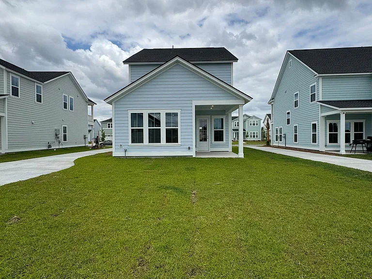 184 Ashworth Dr — Photo 4