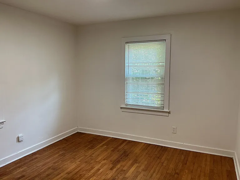 105 Northside Dr — Photo 9
