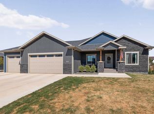 5816 Cloud Peak Dr, Rapid City, SD 57702