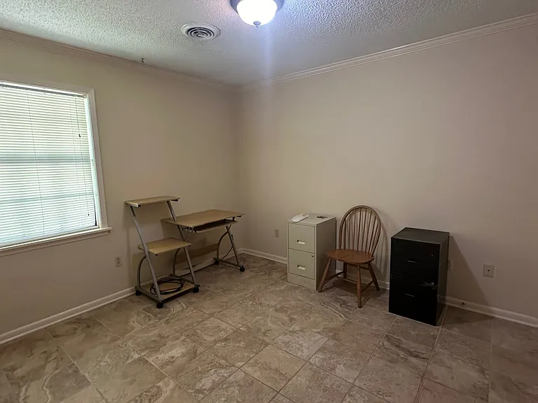 318 Christman Dr — Photo 8
