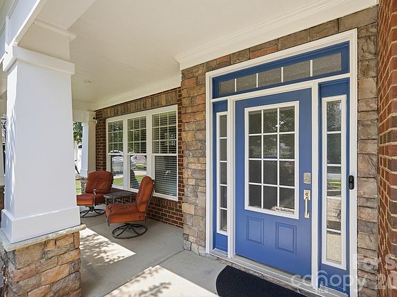 3rd image of 2905 Julian Glen Cir