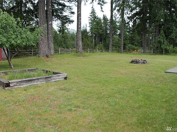 5th image of 301 E Woodland Dr