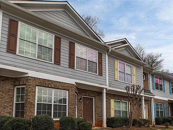 2nd image of 2527 Walden Lake Dr