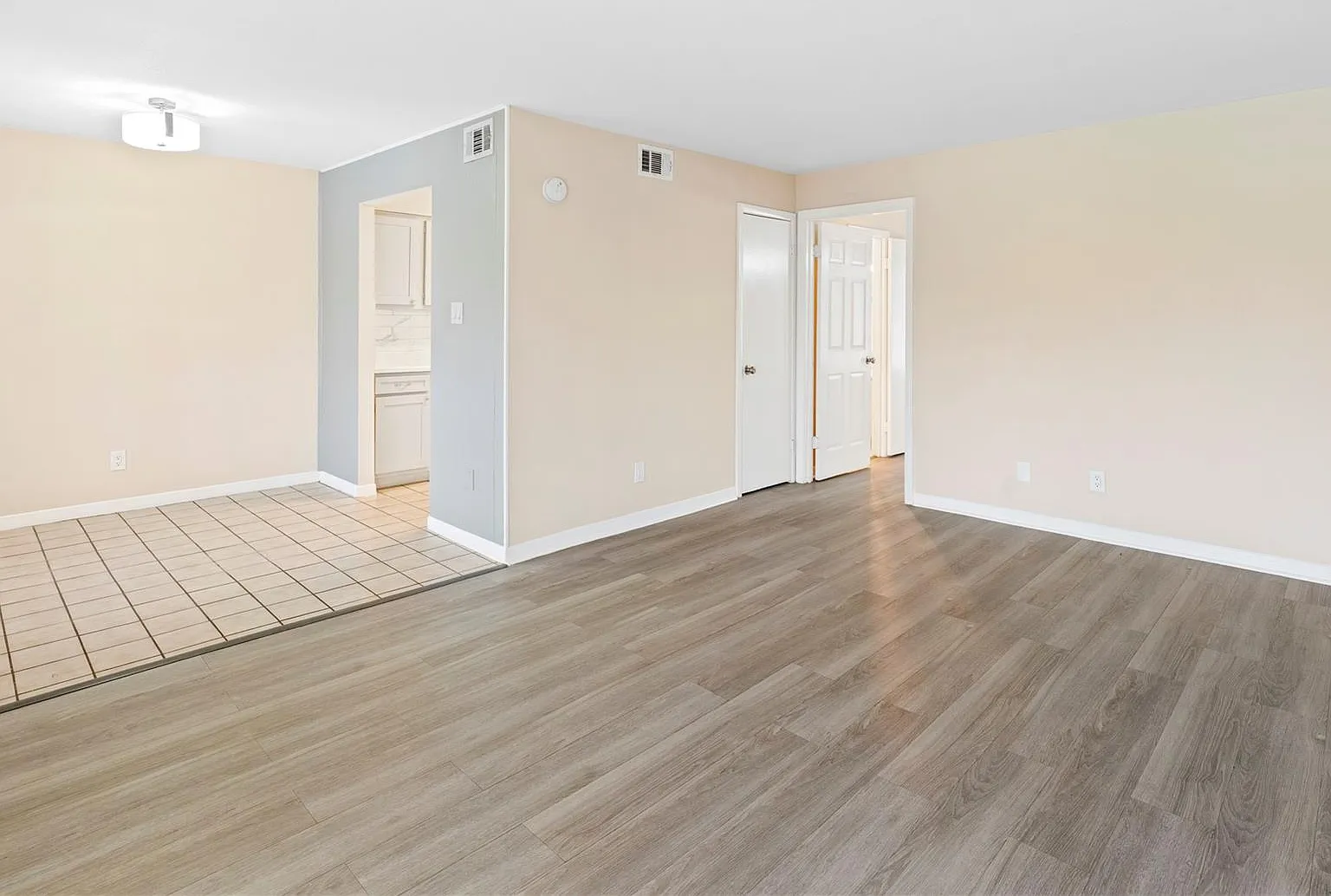 1 bed, 1.5 bath, 651 sqft, $750 — Photo 4