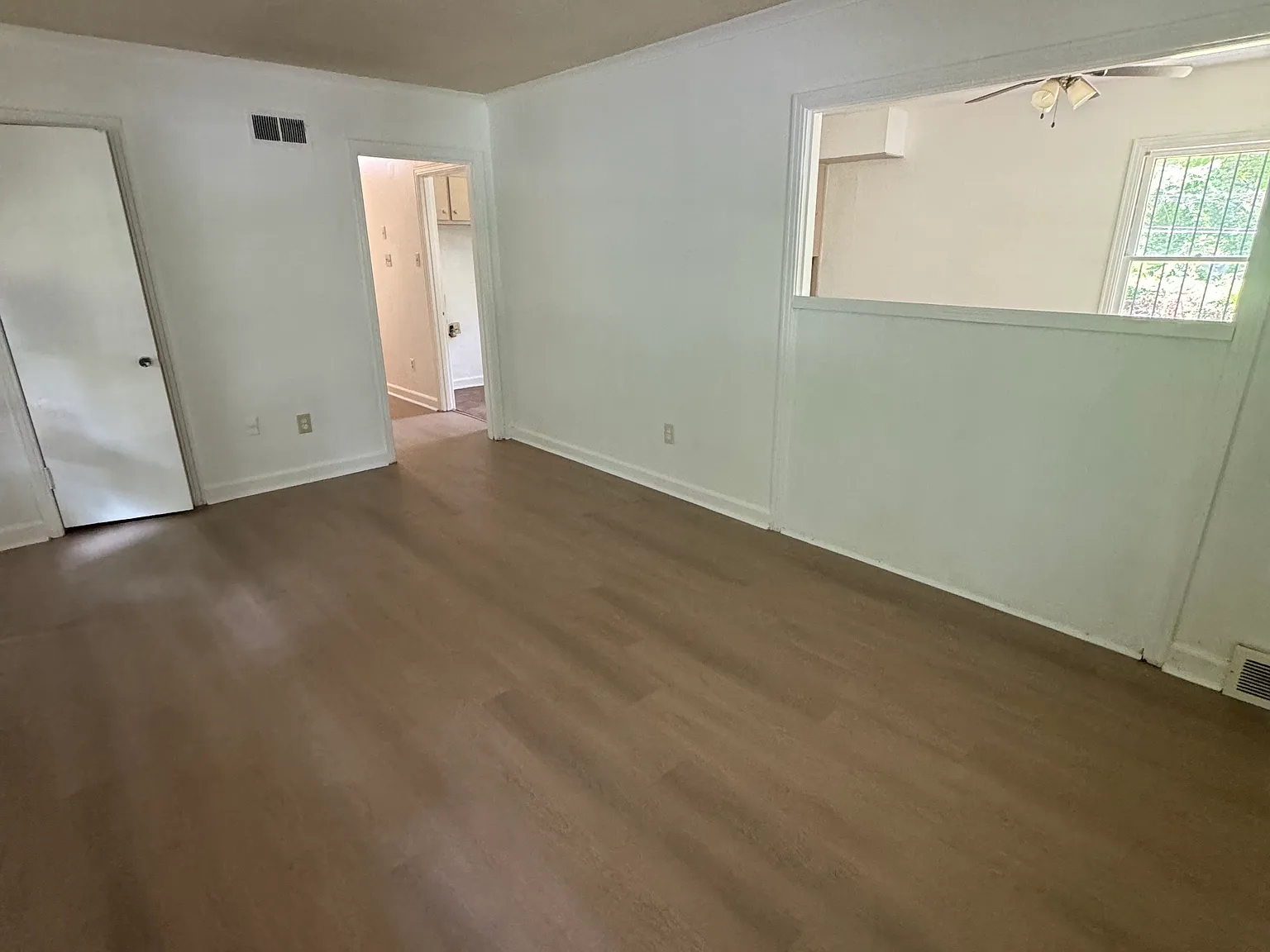 3 bed, 1000 sqft, $1,200 — Photo 4