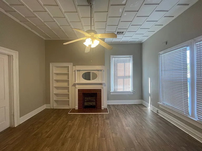 982 Magnolia St — Photo 3