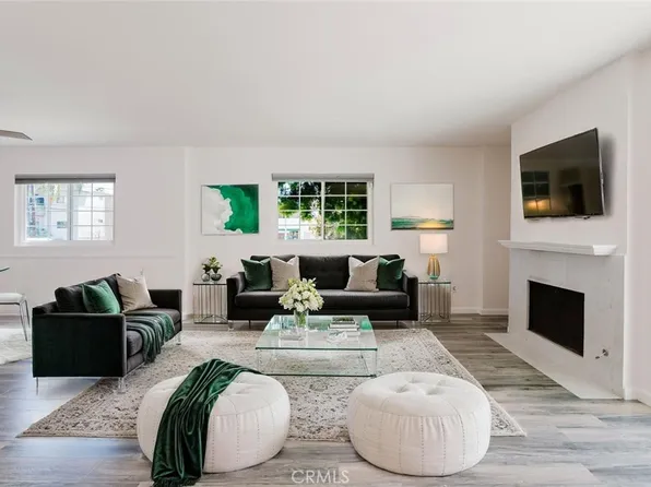 18643 Burbank Blvd #7, Tarzana, CA 91356