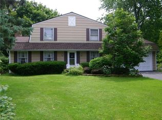 14 Windrush Valley Rd, Fairport, NY 14450