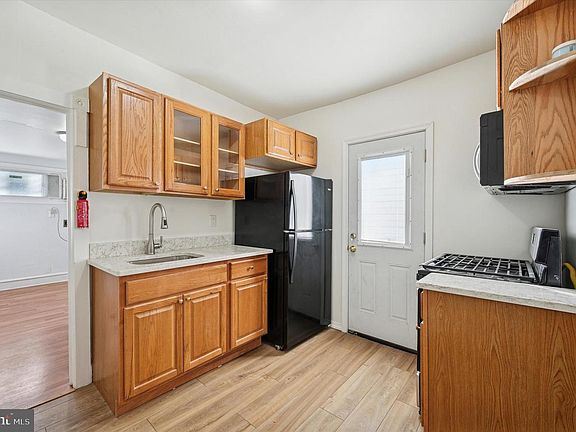 4th image of 77 N Keystone Ave