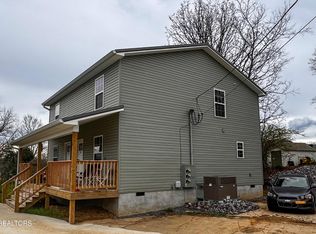 147/149 Oak St, Athens, TN 37303