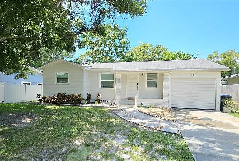 618 S Crest Ave — Photo 2