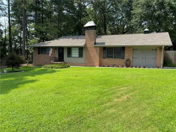 3727 Rainbow Cir, Snellville, GA 30039